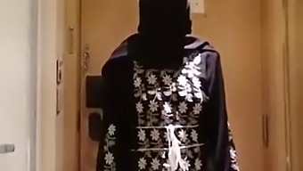 Beauté Du Moyen-Orient En Hijab