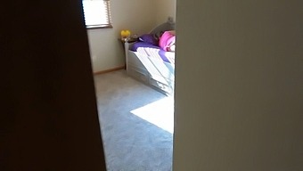 Stepfather Wakes Up Daughter And Has Sex With Her, Resulting In Creampie