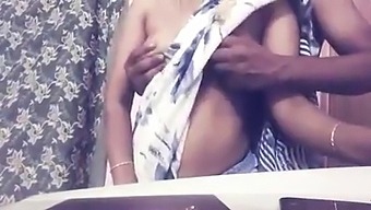 Femme Tamil Âgée