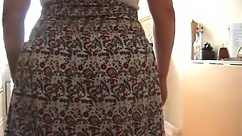 British Granny Offers Money For Sniffing Her Underwear Www.Beeg18.Com