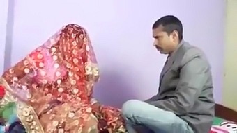 Les Premières Expériences Nocturnes D'Une Femme Indienne