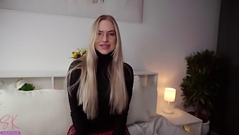 Sexy College Girl Receives A Massive Cumshot On Her Naughty Face