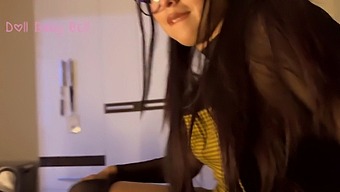 Une Soirée Romantique Se Transforme En Une Nuit De Sexe Sauvage Avec Une Adolescente