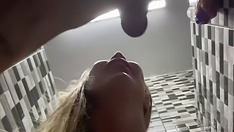 Une Soirée En Ville S'Est Terminée Par Une Orgie Chaude Et Torride.